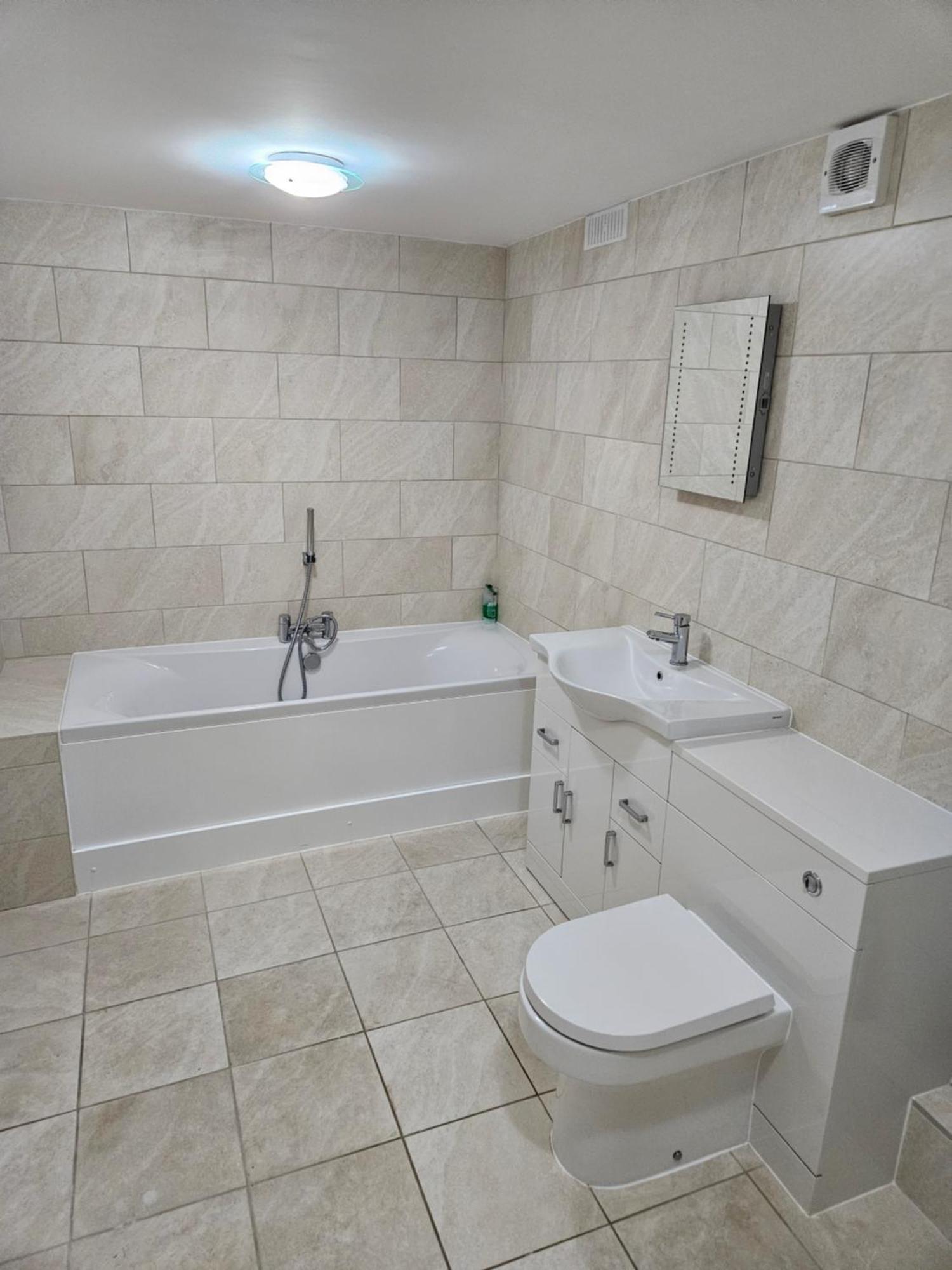 Lister Park Bradford 2Bed Detached Cottage House Parking Cinema Screen Games Room Exterior photo